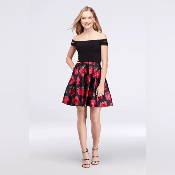 Blondie Nites Dresses & Skirts - Blondie Nites Split Sleeve Printed Charmeuse Fit Flare Dress Formal Rose Vintage